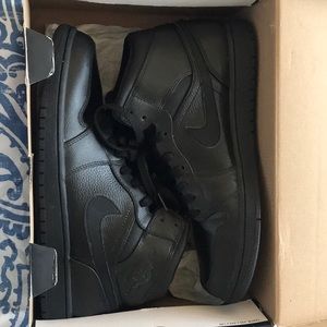 Black Jordan’s Men’s size 11.5